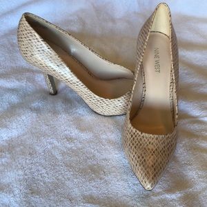 Ladies nine west size 9 nude heels